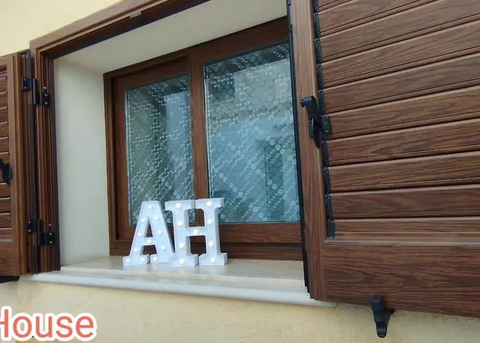 Alice'S House